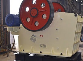 河南JC系列顎式破碎機生產(chǎn)廠家,時產(chǎn)300噸碎石機