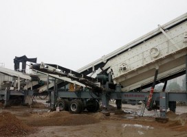 建筑垃圾破碎設(shè)備如何選購 移動式破碎機優(yōu)勢更勝一籌