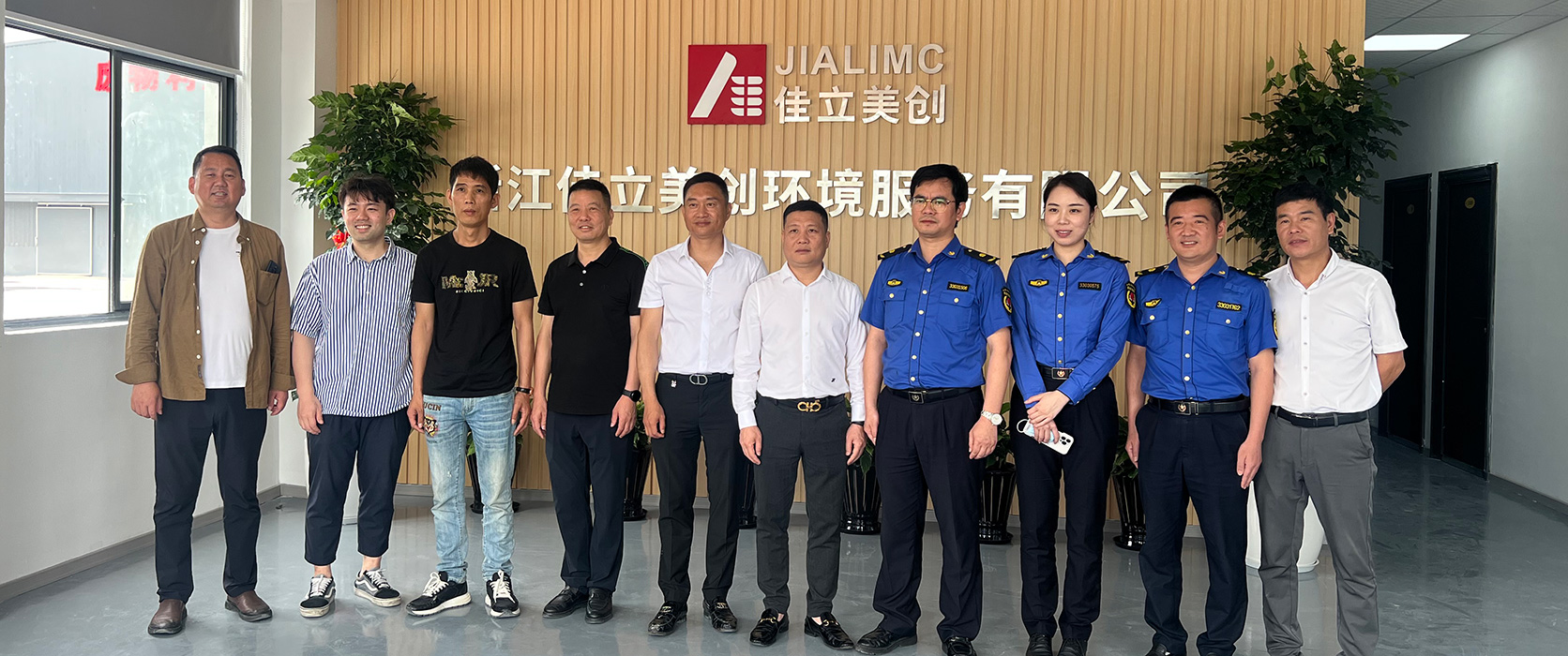 浙江溫州年處理量60萬噸建筑裝修垃圾回收再利用現(xiàn)場，綜合利用率可達百分百